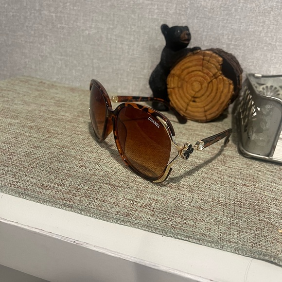 Authentic Chanel glasses large beautiful brown women